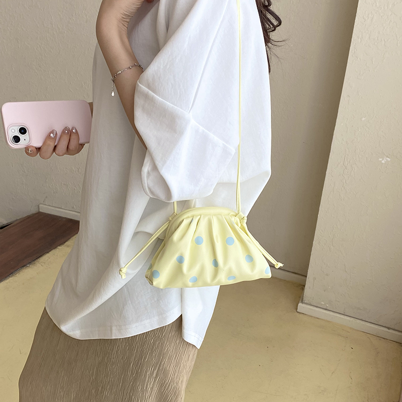 حقائب يد فاخرة صغيرة الحجم من  - مراجعة Women Bags Luxury وسعره