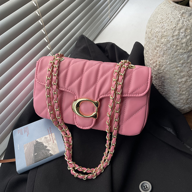 حقيبة نسائية مبطنة بسلسلة بتصم - مراجعة Women Bags Chanel وسعره