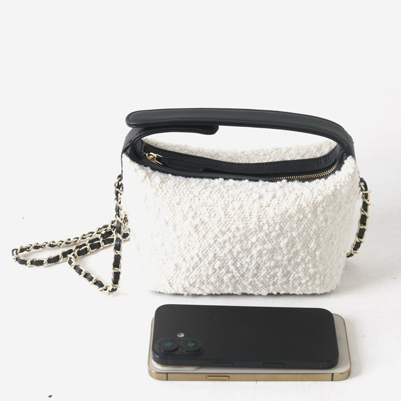 حقائب هوبوس صغيرة كلاسيكية من  - مراجعة Women Bags Luxury وسعره